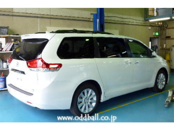 トヨタシエナ外装3 - 輸入代行